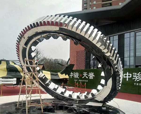 為什么越來越多的地方選擇定做景觀不銹鋼雕塑？